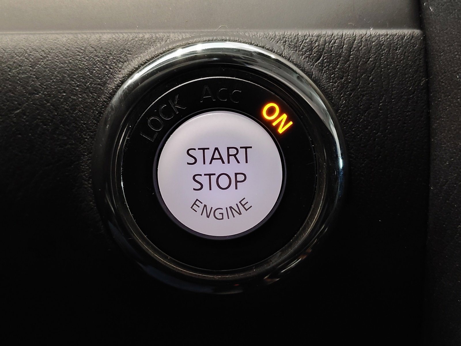 Used 2022 Nissan Armada SL image 37