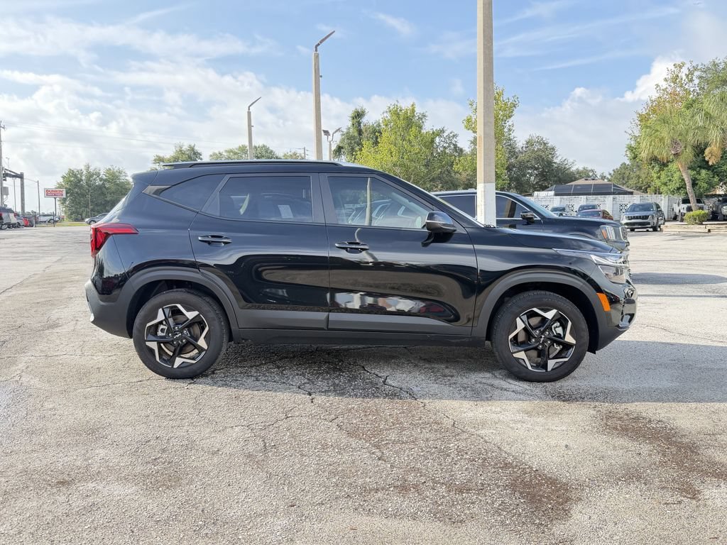 Certified 2025 Kia Seltos S AWD/4WD image 4