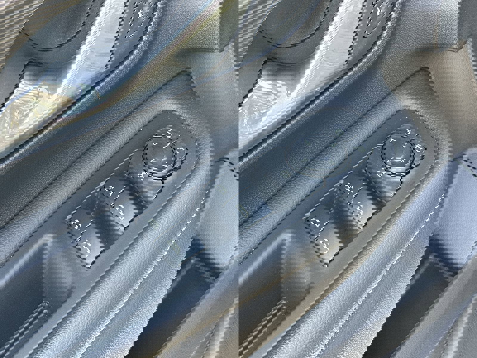 Certified 2024 GMC Terrain SLE w/ Driver Convenience Package image 15