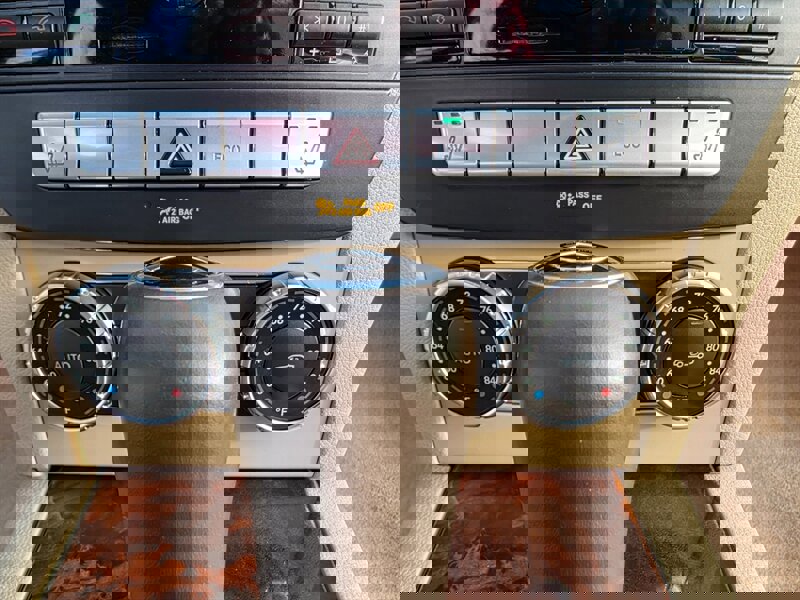 Used 2013 Mercedes-Benz C 300 4MATIC Sedan image 37