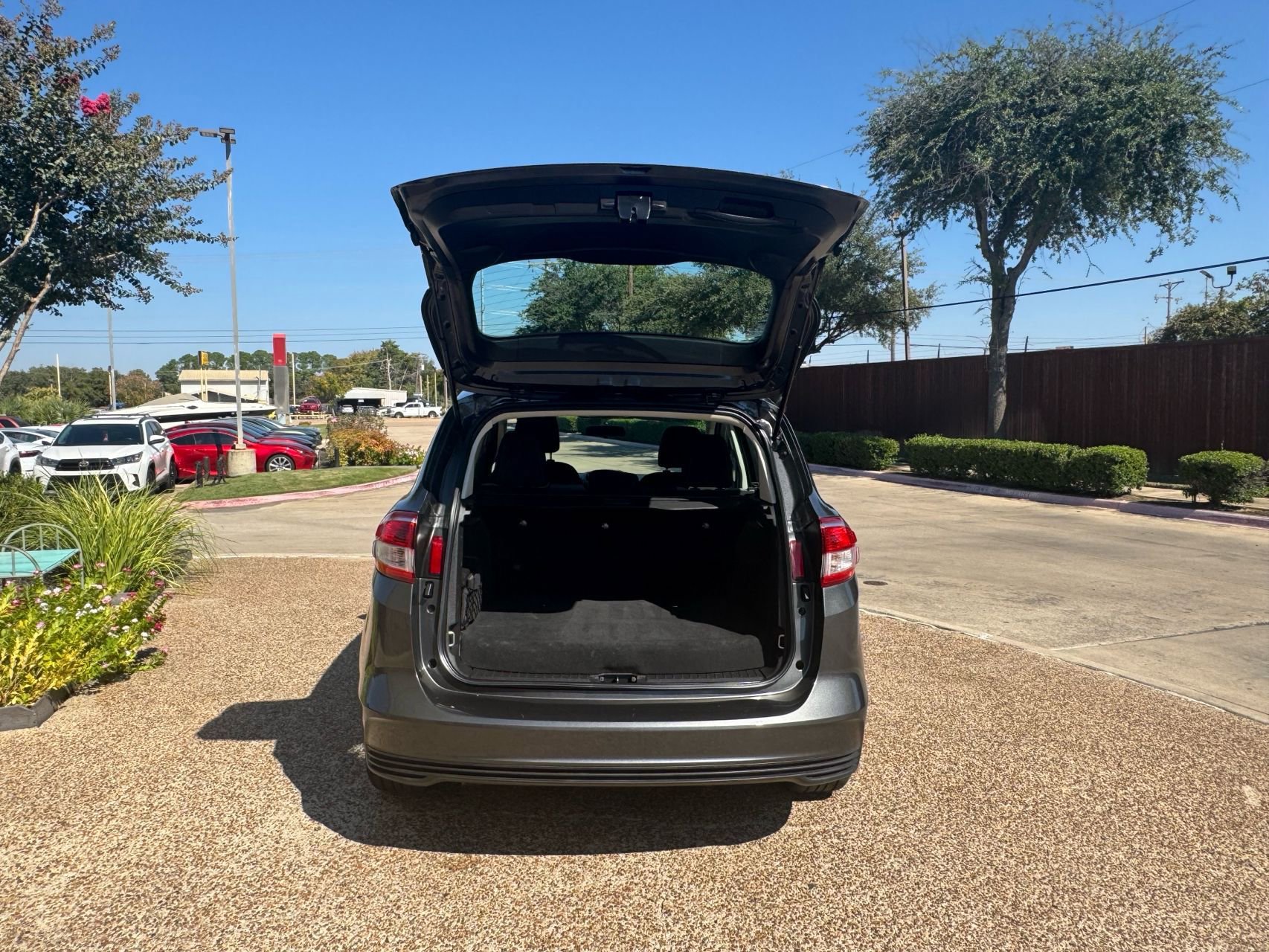 Used 2017 Ford C-MAX SE FWD image 12