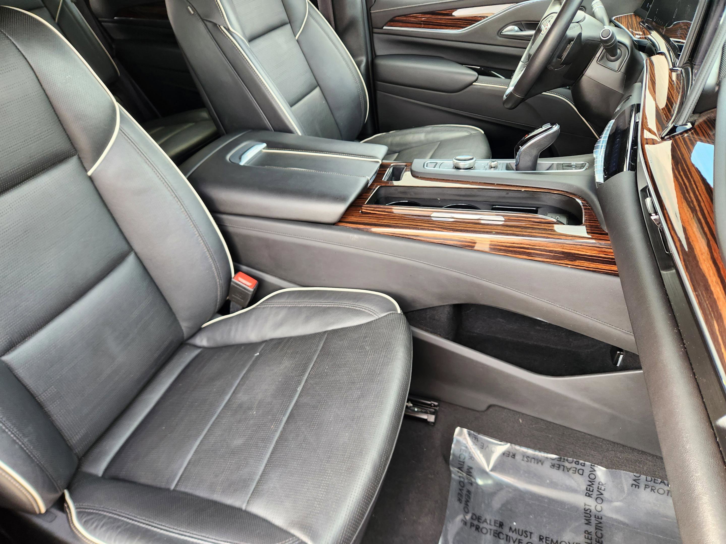 Used 2021 Cadillac Escalade Premium Luxury AWD/4WD image 9