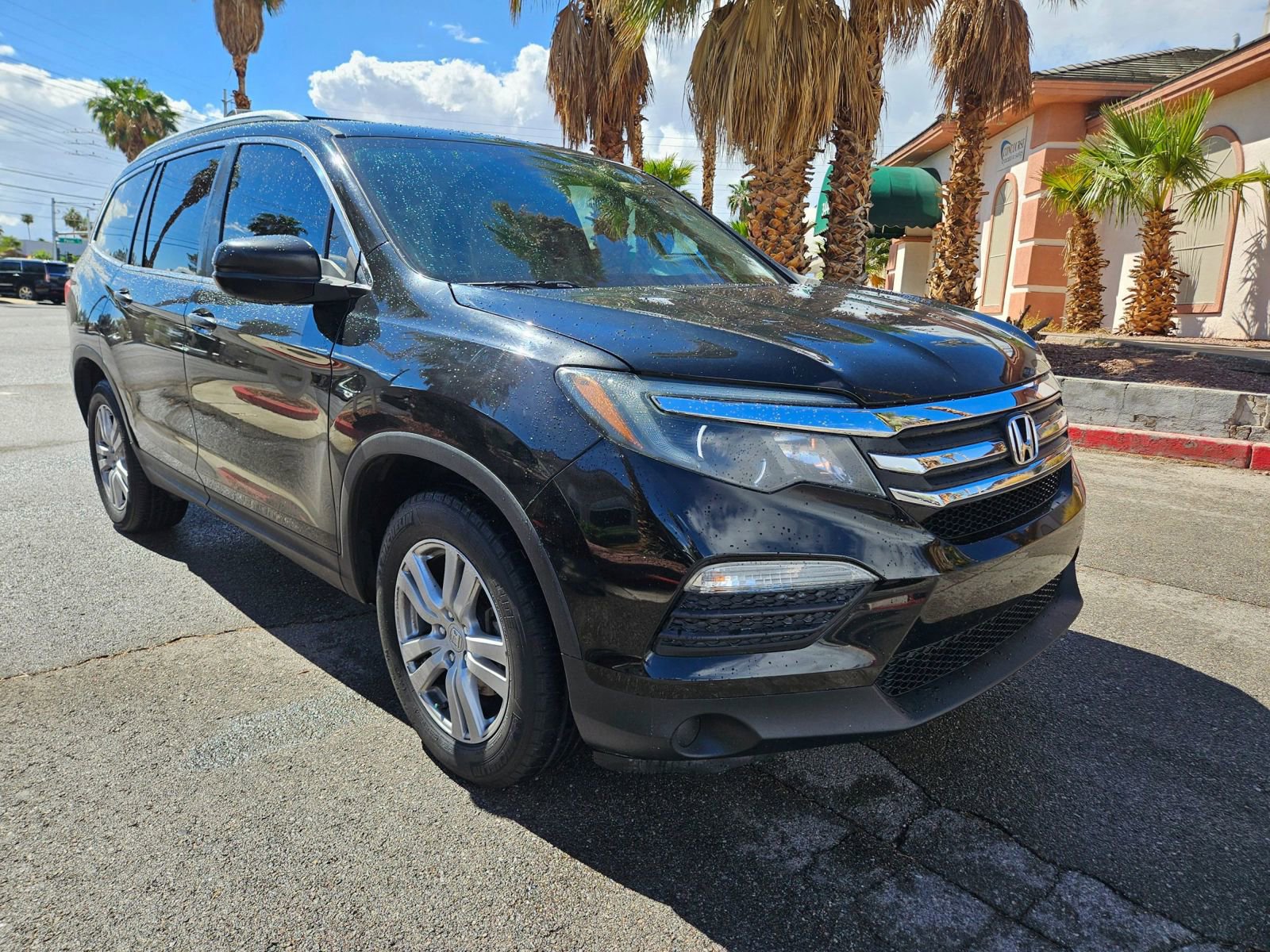 Used 2017 Honda Pilot LX image 1