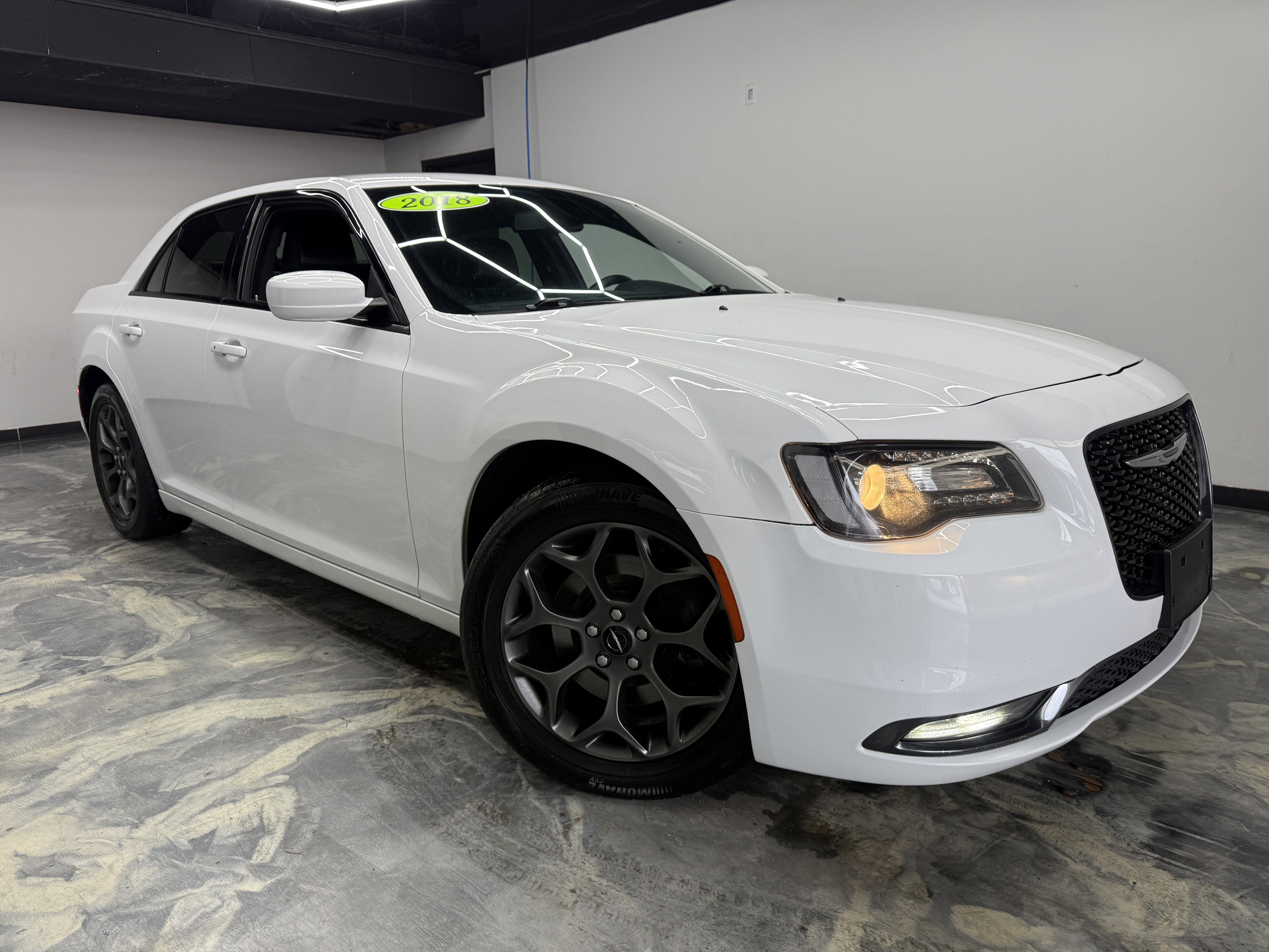 Used 2018 Chrysler 300 S image 6