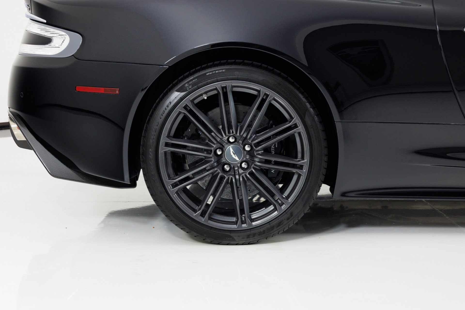 Used 2009 Aston Martin DBS Coupe RWD image 11