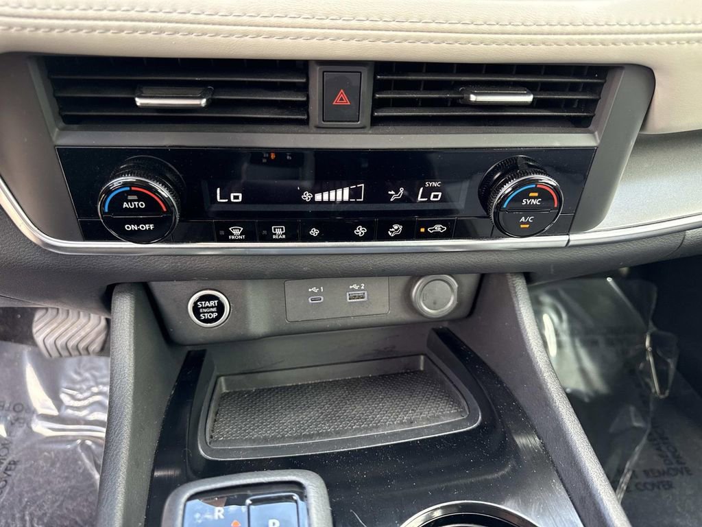 Certified 2023 Nissan Rogue SV image 26