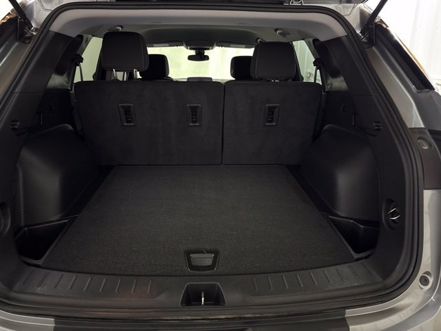 Used 2025 Chevrolet Blazer LT FWD image 10