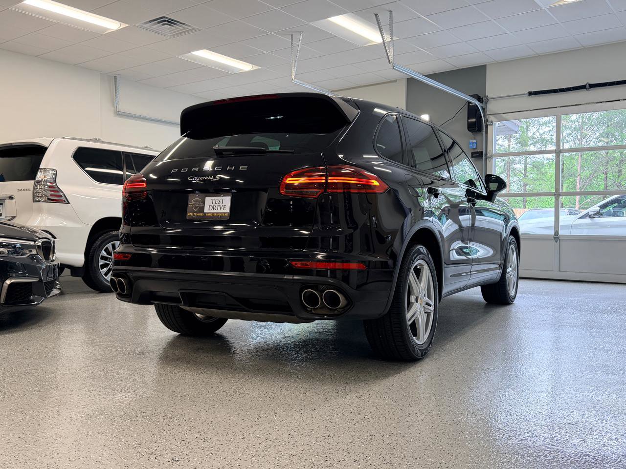 Used 2016 Porsche Cayenne S AWD/4WD image 8