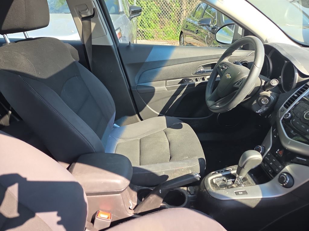 Used 2016 Chevrolet Cruze LT w/ Sun And Sound Package image 13