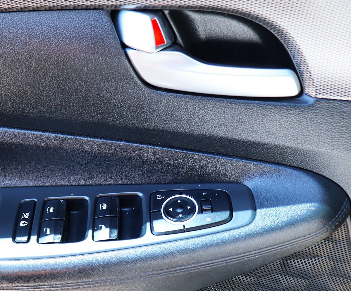 Used 2019 Hyundai Santa Fe SE AWD/4WD image 40