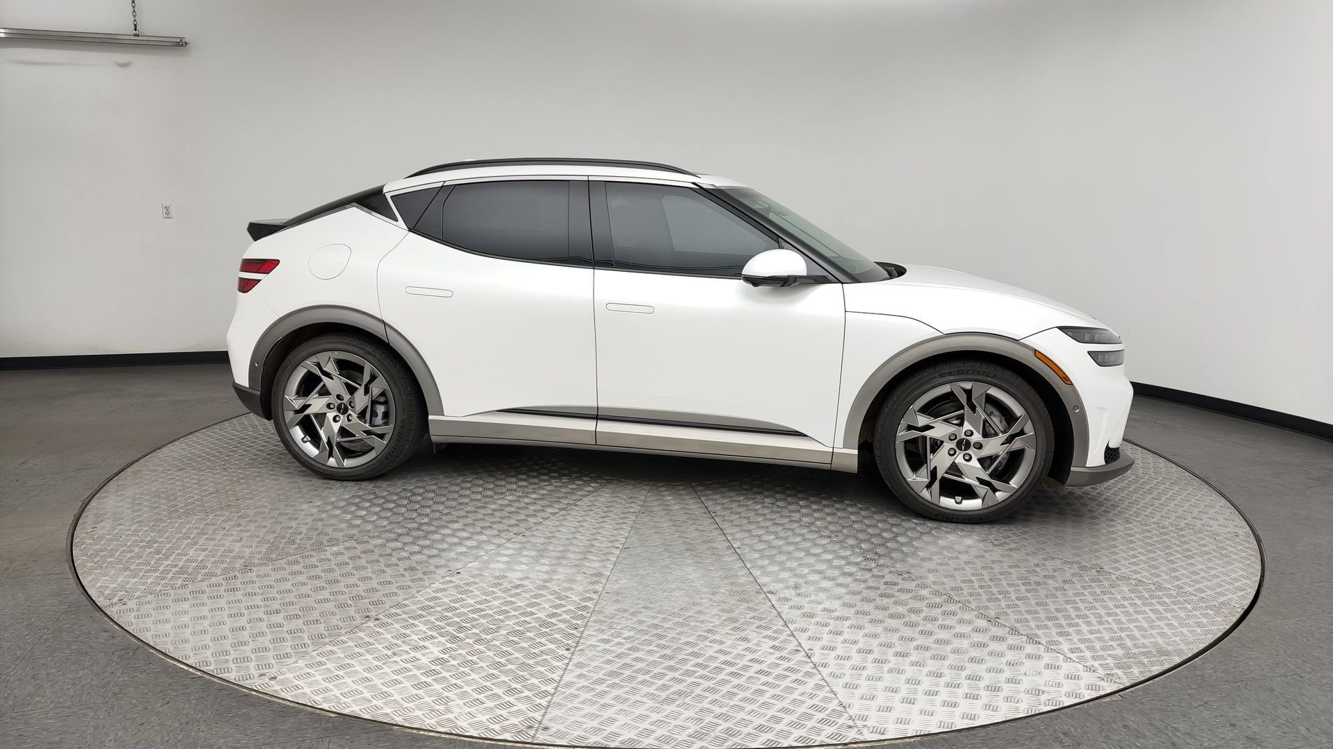 Certified 2023 Genesis GV60 Performance AWD/4WD image 9