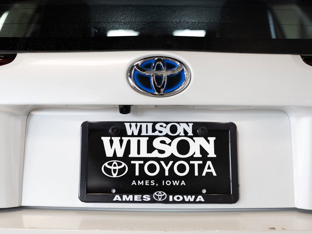 Used 2022 Toyota Prius XLE FWD image 8