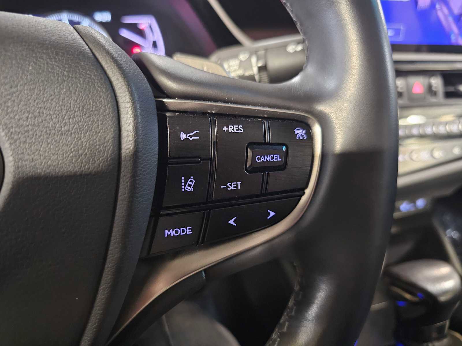 Used 2023 Lexus ES 250 w/ Premium Package image 21