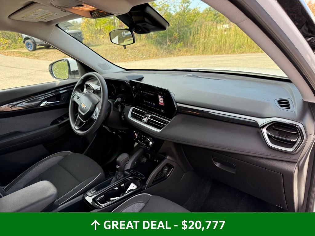 Used 2024 Chevrolet TrailBlazer LT w/ Driver Confidence Package image 25