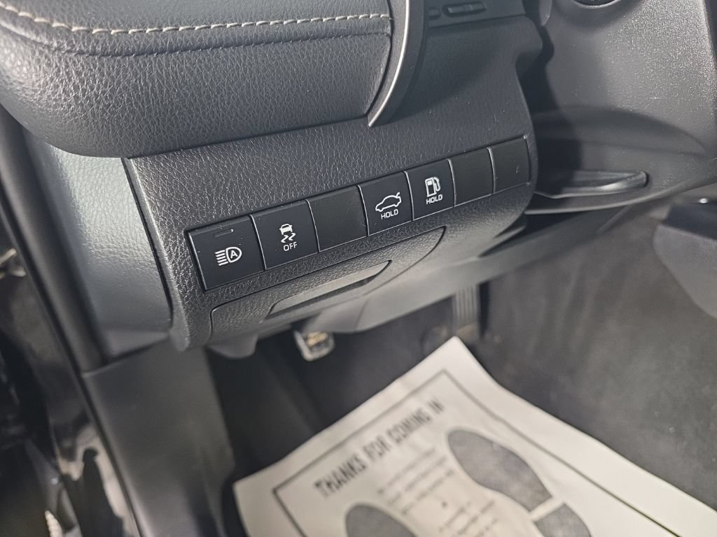Used 2020 Toyota Camry SE FWD image 13