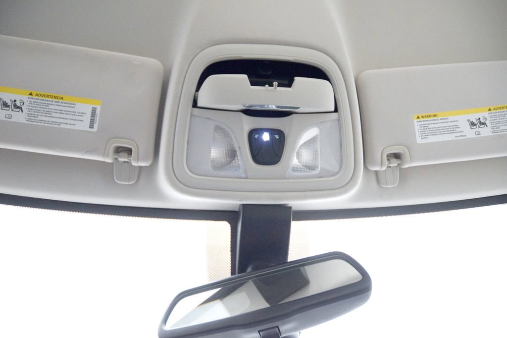 Used 2015 Chrysler 200 Limited image 25