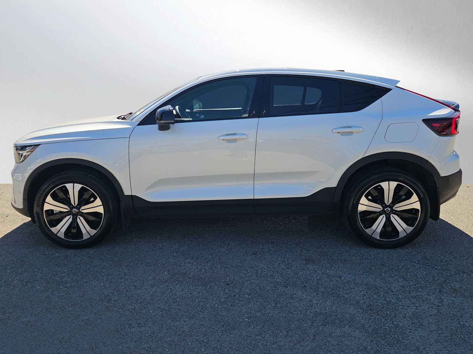 Certified 2023 Volvo C40 P8 Recharge Plus w/ Climate Package image 6