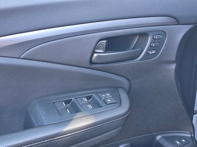Used 2023 Honda Passport EX-L image 11