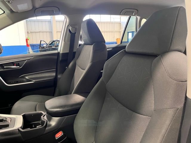 Used 2025 Toyota RAV4 XLE image 23
