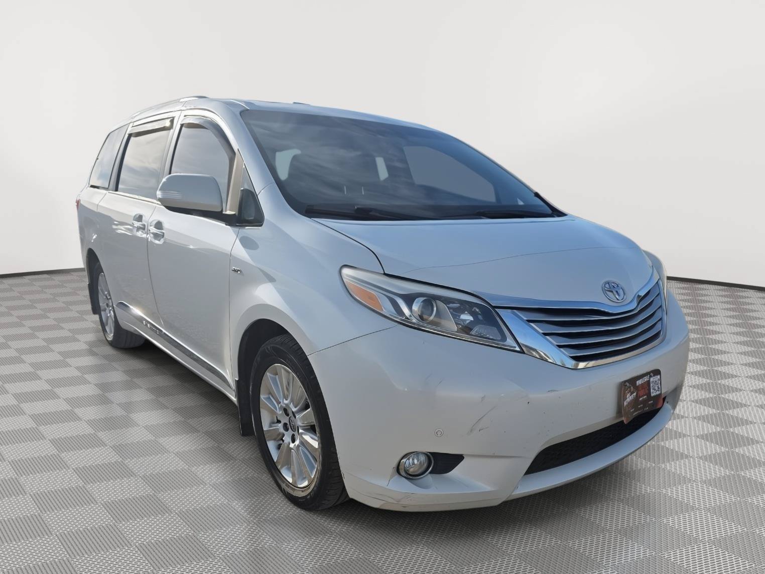 Used 2016 Toyota Sienna Limited Premium AWD/4WD image 3
