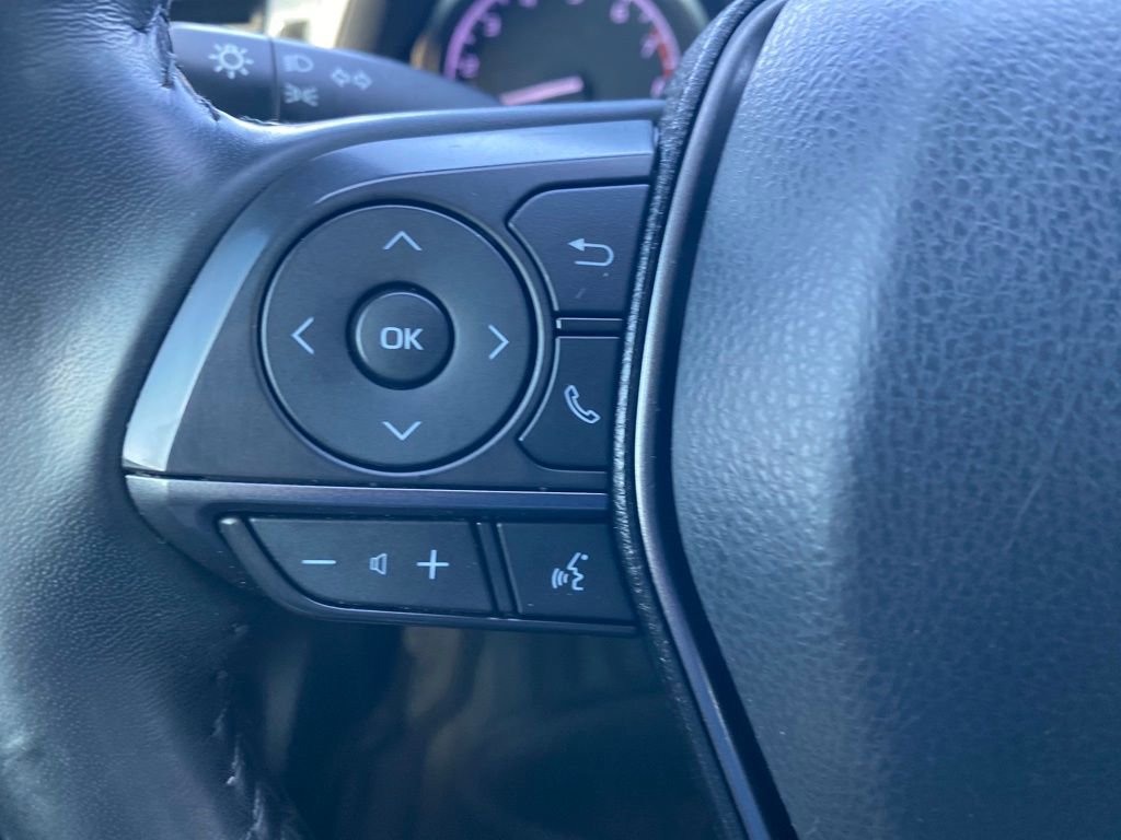 Used 2022 Toyota Camry SE FWD image 8