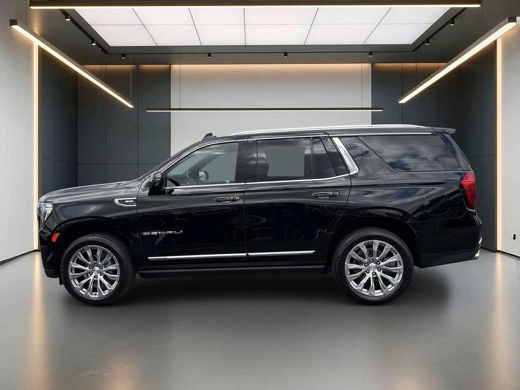 Used 2024 GMC Yukon Denali w/ Advanced Technology Package AWD/4WD image 2