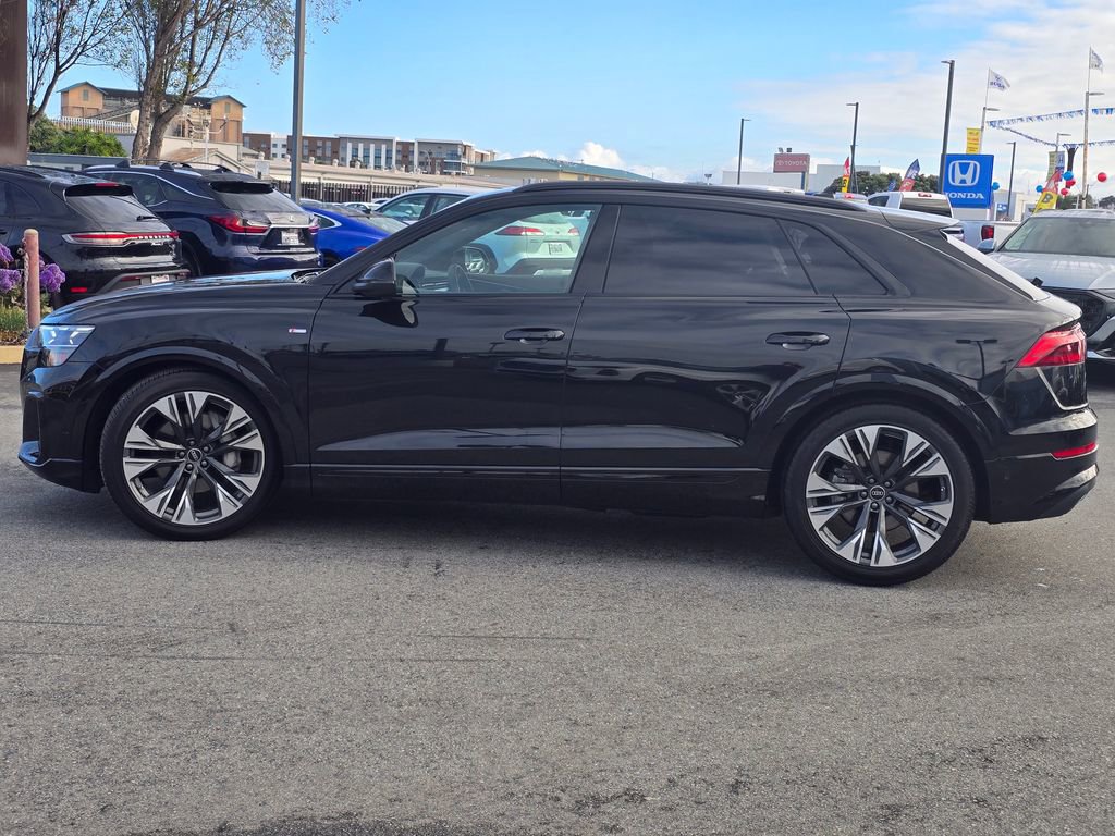 Used 2025 Audi Q8 Prestige w/ Prestige Package image 36