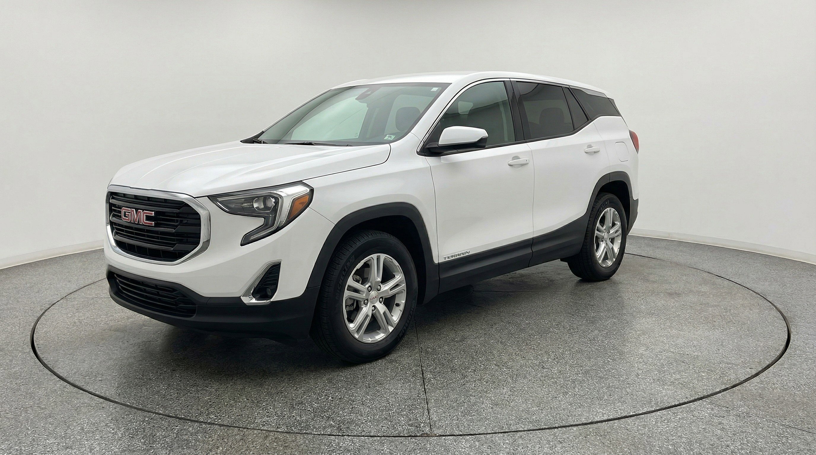 Used 2024 GMC Terrain SLE FWD image 3
