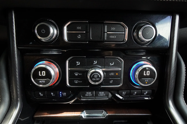 Used 2024 GMC Yukon Denali Ultimate AWD/4WD image 18
