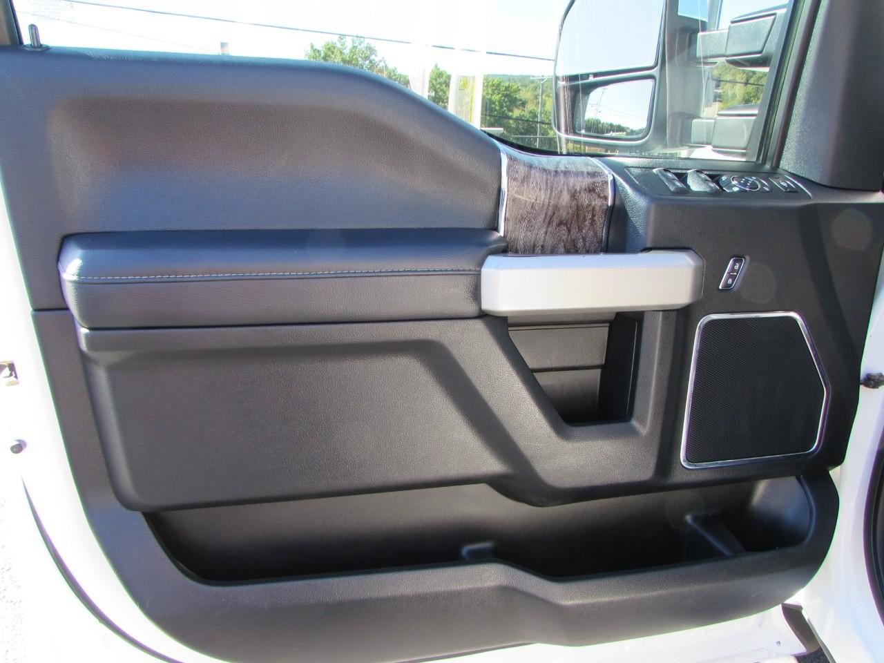 Certified 2018 Ford F350 Lariat w/ Chrome Package AWD/4WD image 13