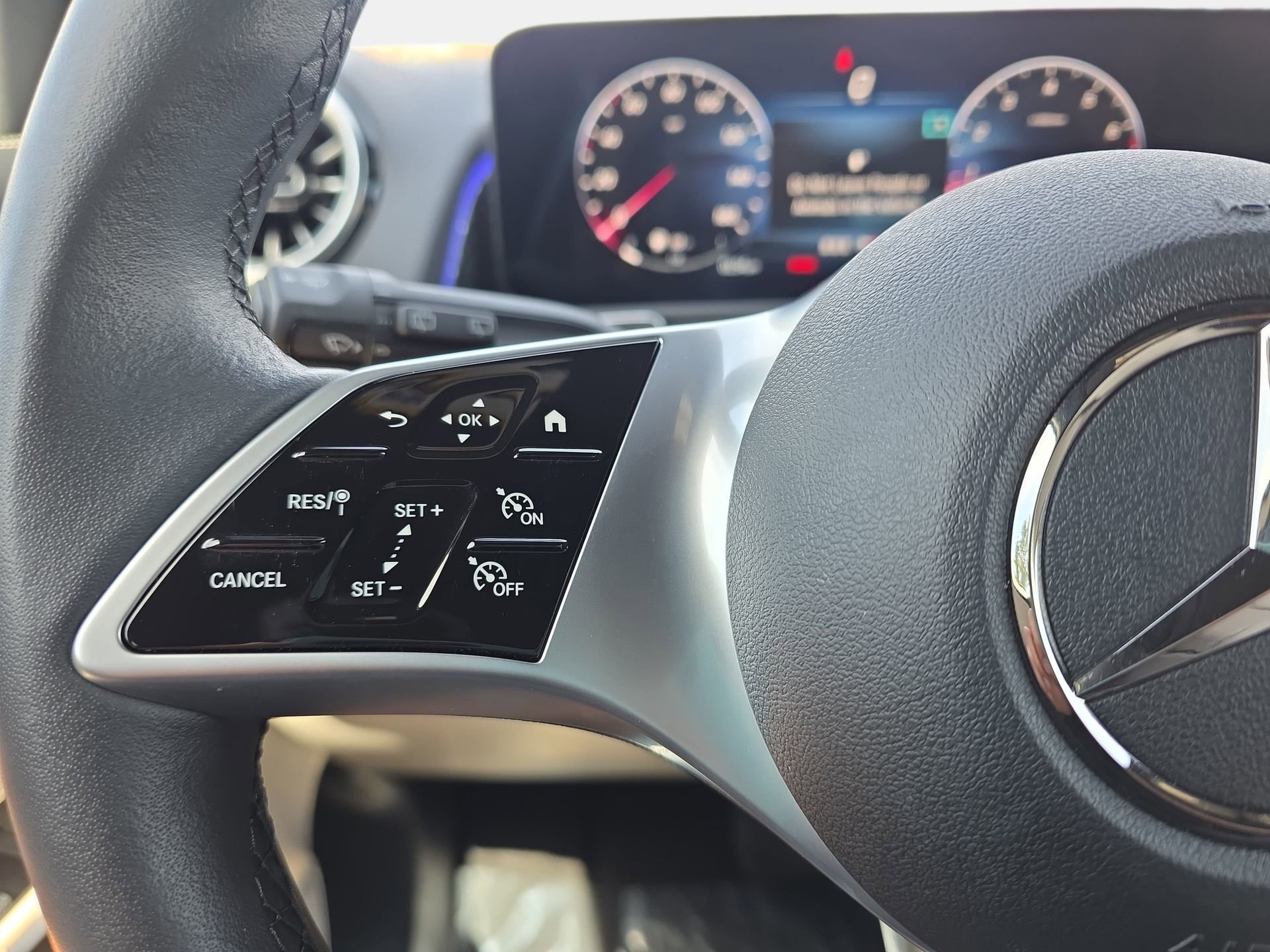 Certified 2025 Mercedes-Benz GLB 250 image 17