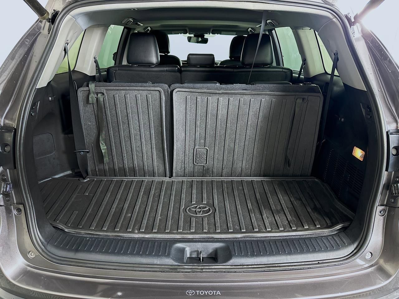 Used 2018 Toyota Highlander XLE image 43