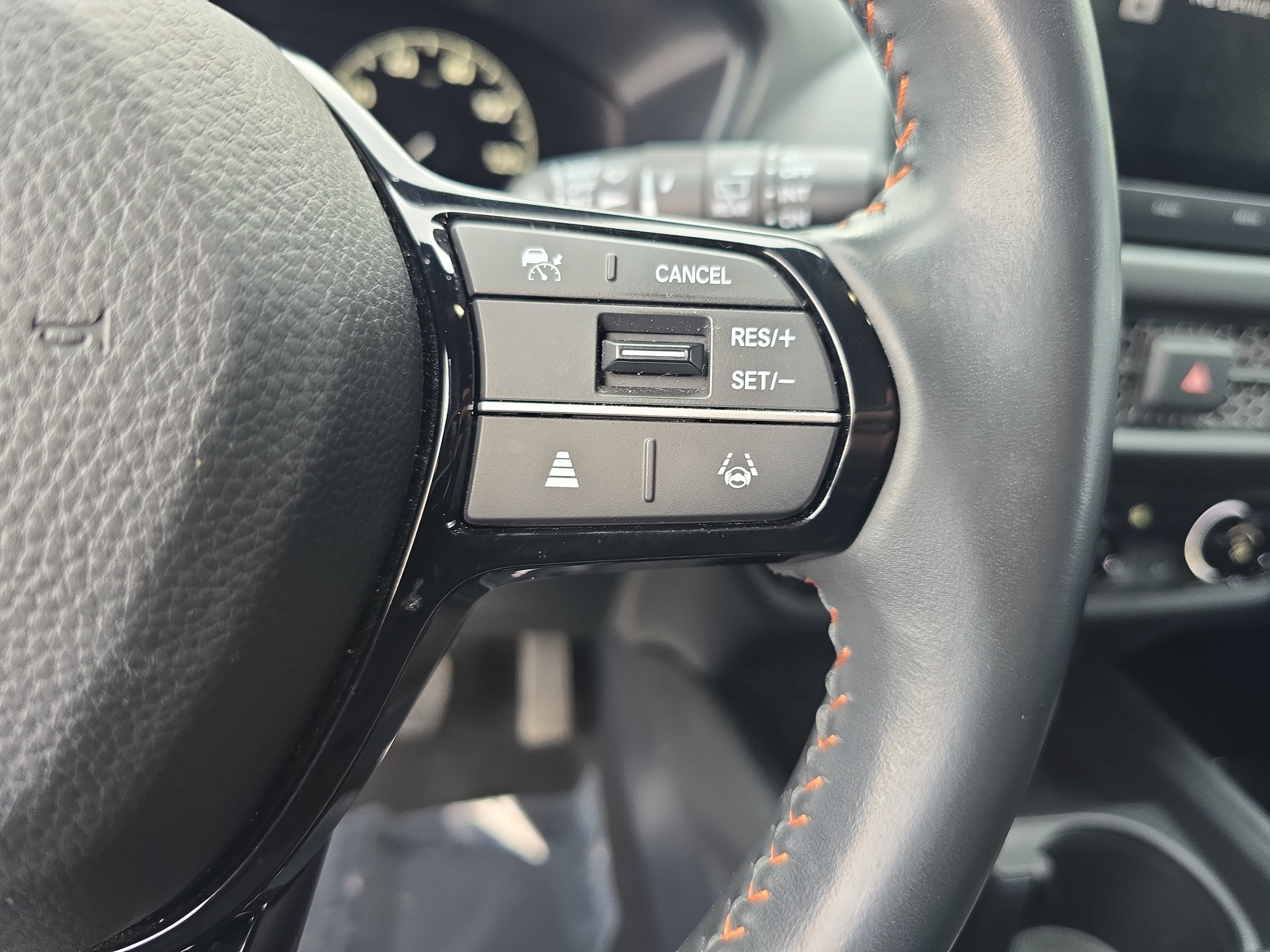 Used 2025 Honda HR-V Sport image 17