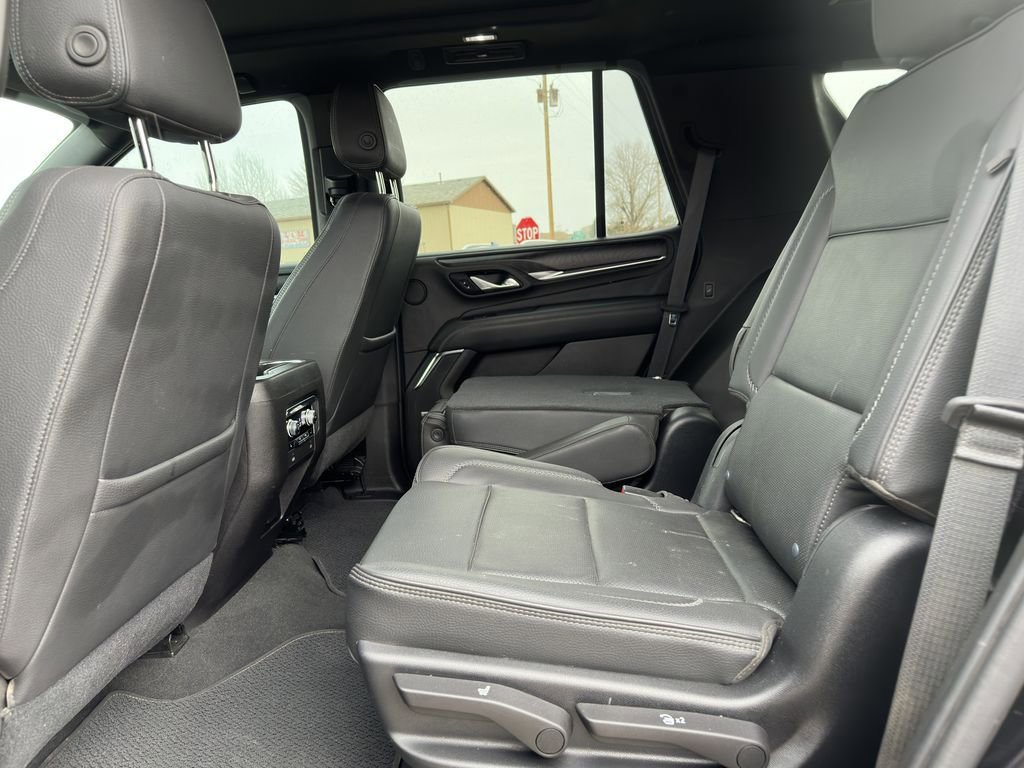 Used 2021 GMC Yukon Denali w/ Advanced Technology Package image 18