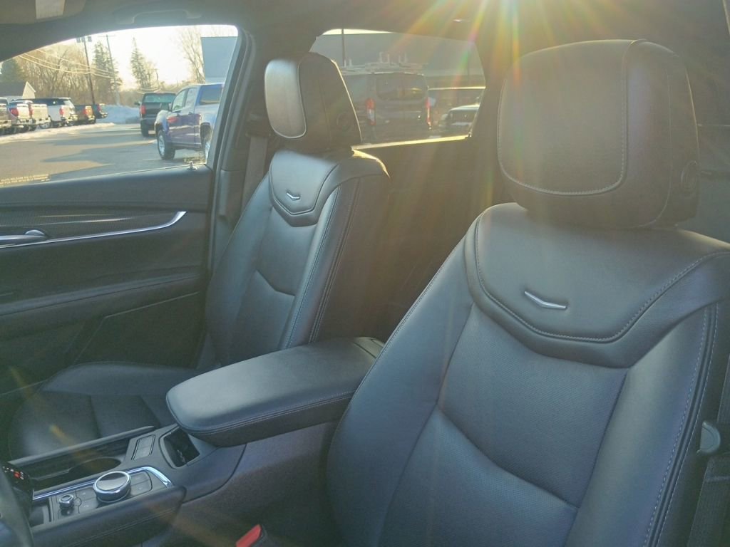 Used 2023 Cadillac XT5 Sportv w/ LPO, Floor Liner Package AWD/4WD image 13