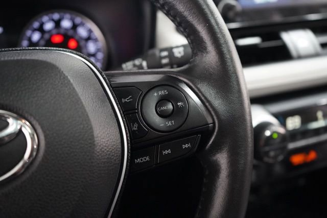 Used 2021 Toyota RAV4 XLE w/ Convenience Package image 24