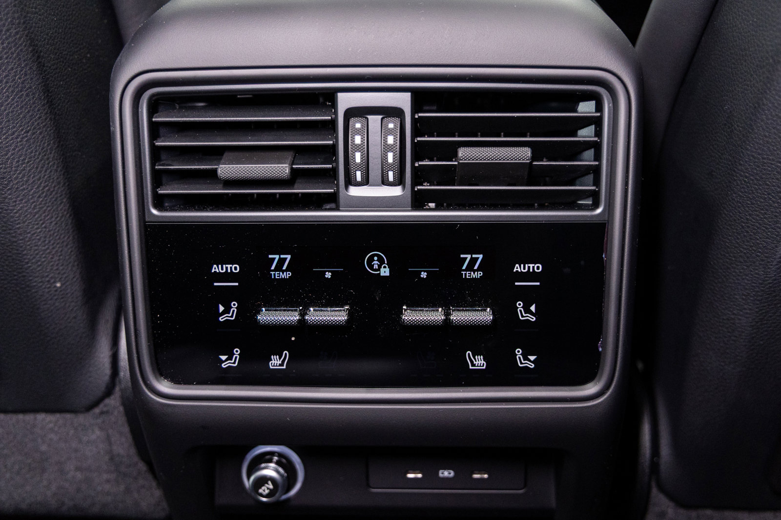 Used 2025 Porsche Cayenne S image 34