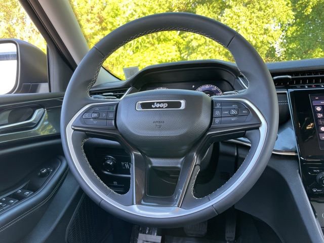 Used 2023 Jeep Grand Cherokee Laredo image 15