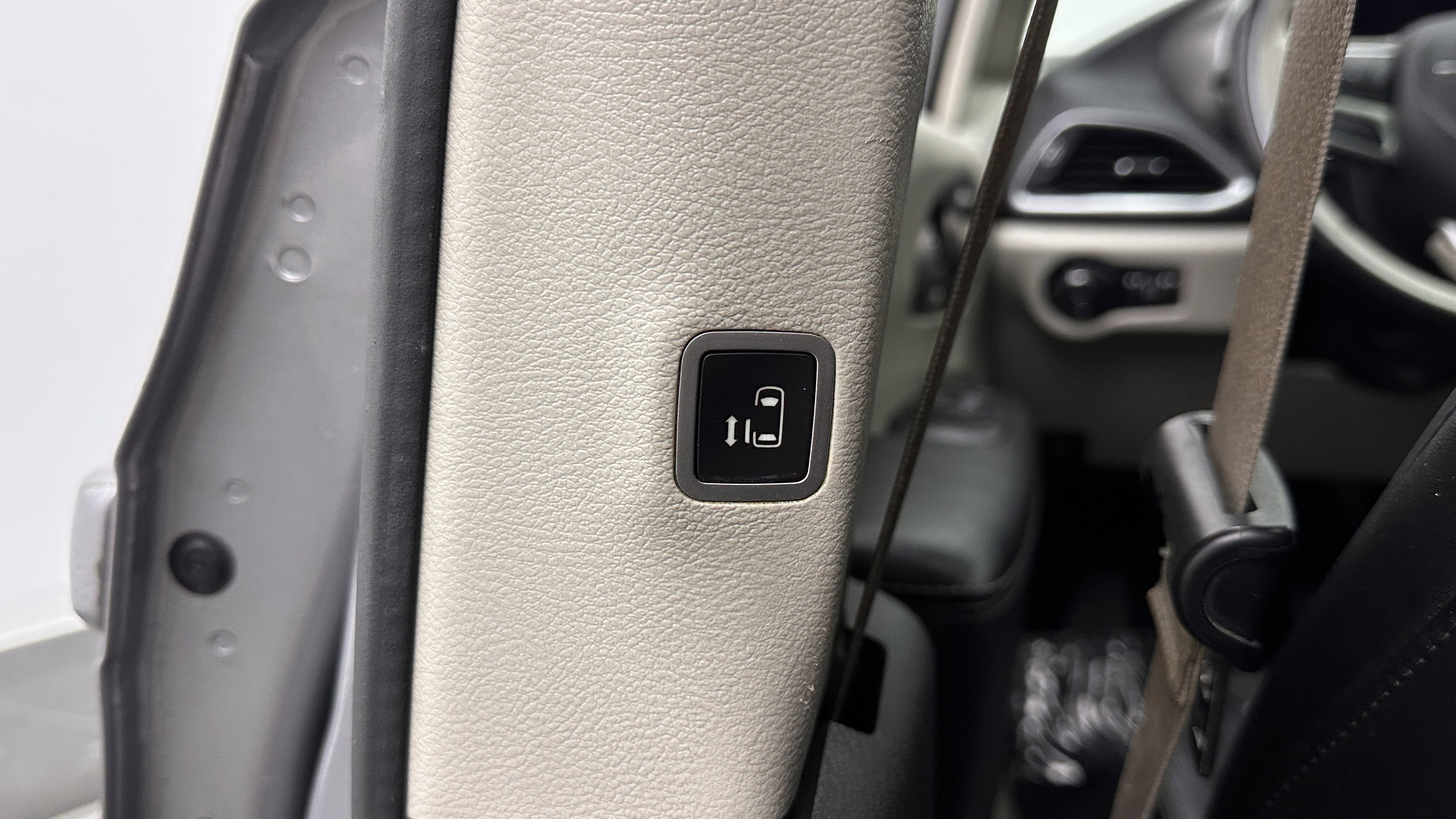 Used 2018 Chrysler Pacifica Limited w/ Advanced Safetytec Group FWD image 28