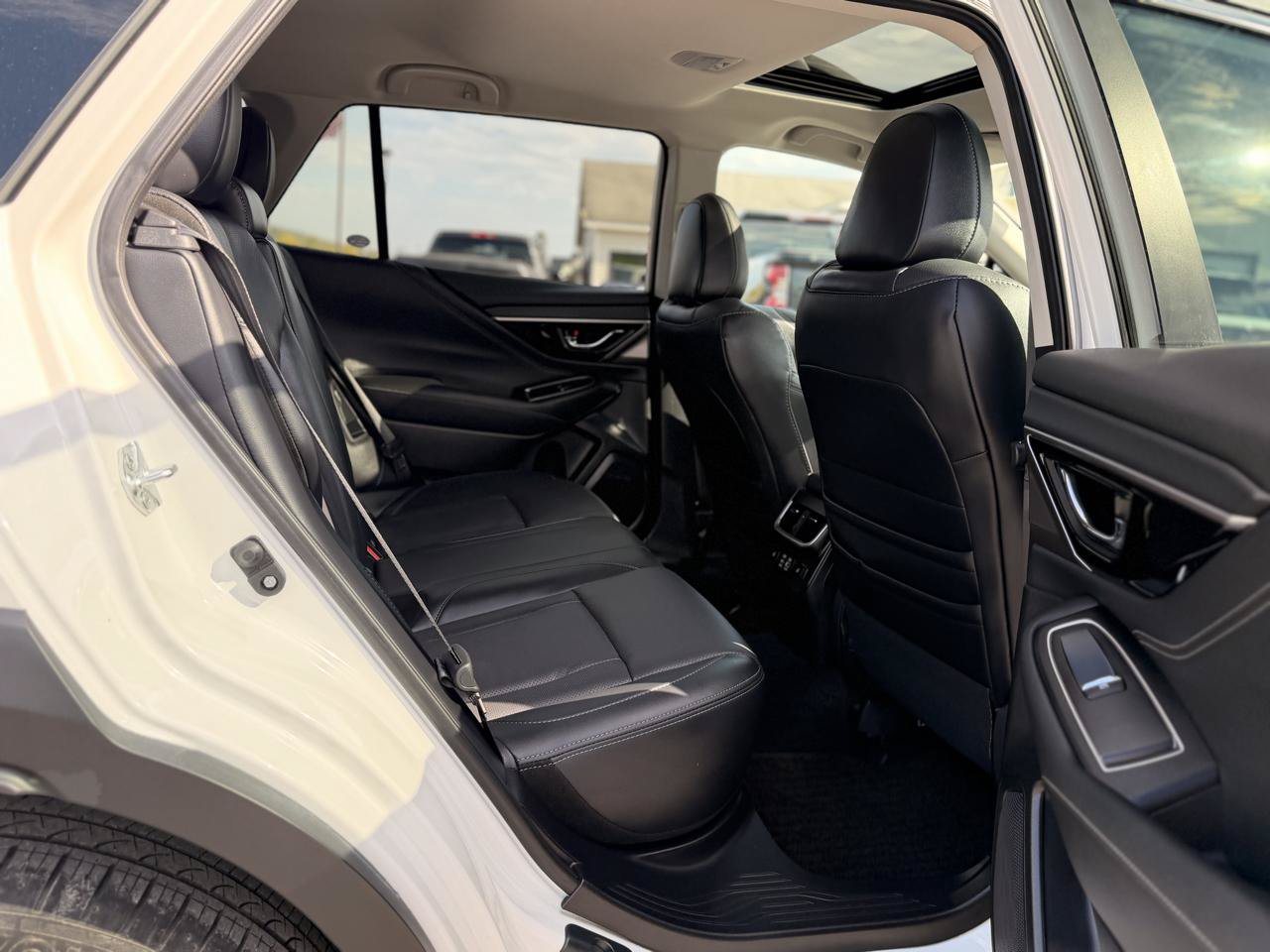 Used 2025 Subaru Outback Limited AWD/4WD image 20