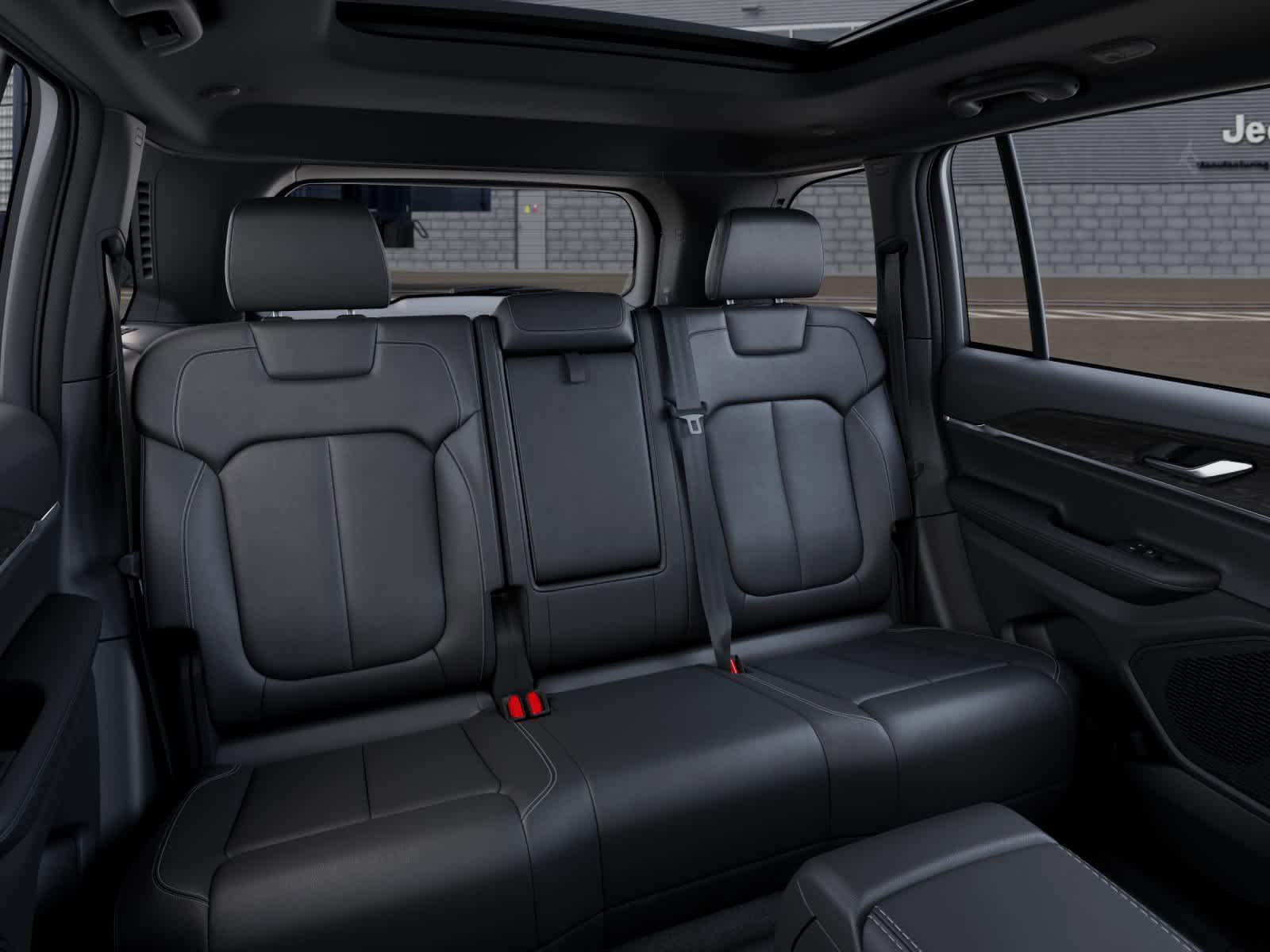 New 2025 Jeep Grand Cherokee Limited w/ Black Appearance Package image 15