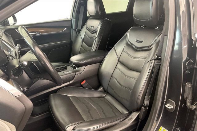 Used 2019 Cadillac XT5 Platinum AWD/4WD image 17