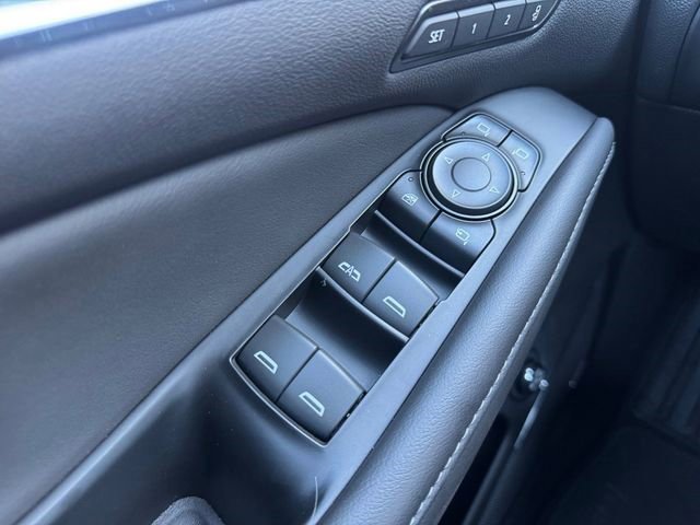 Certified 2024 Buick Enclave Avenir w/ Avenir Technology Package image 8