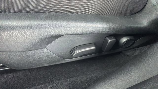 Used 2024 Subaru Crosstrek 2.0i Premium image 11