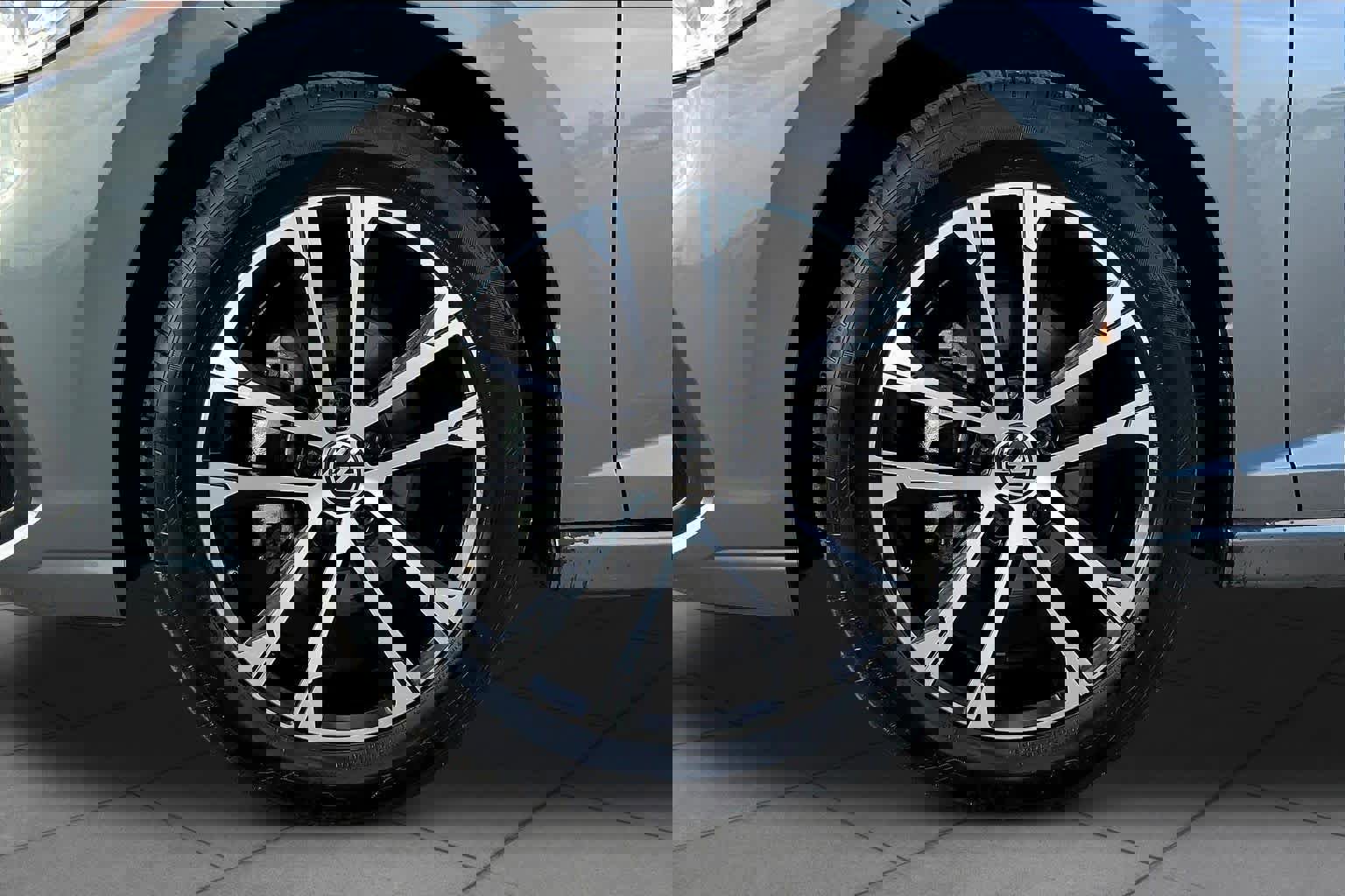 Used 2025 Volkswagen Jetta Sport image 11