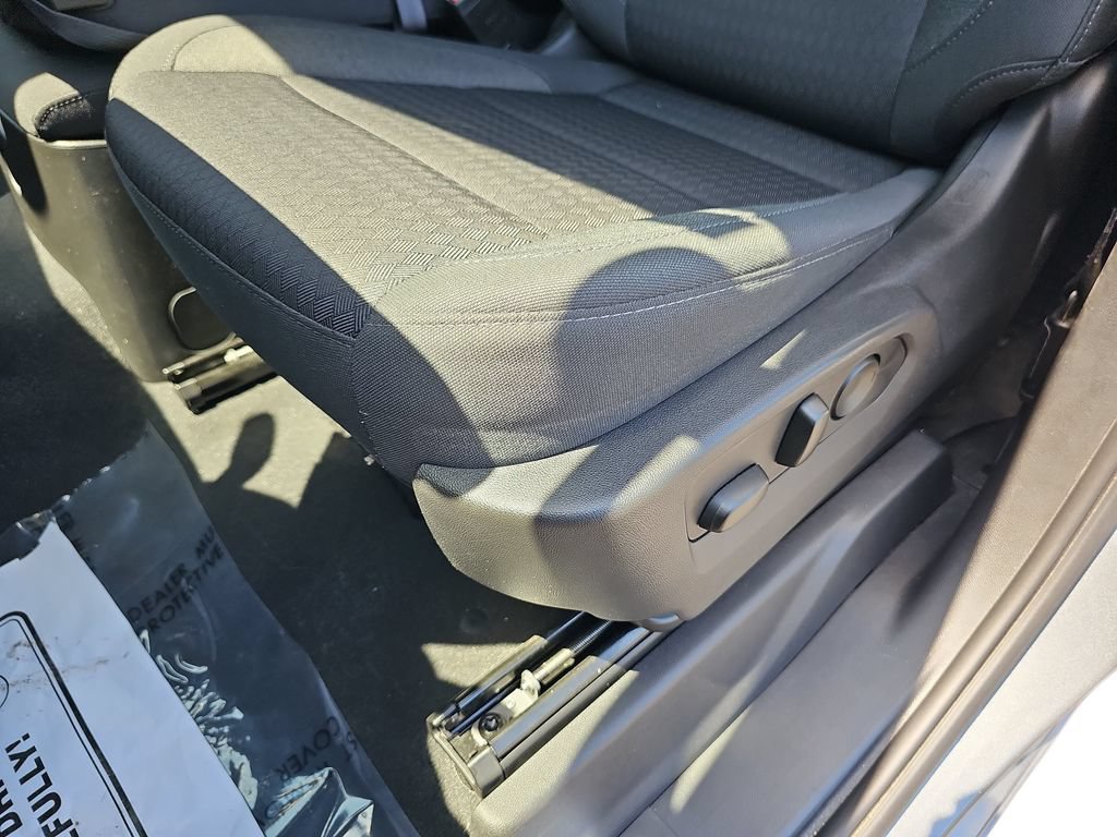 Used 2023 Chevrolet Silverado 1500 LT AWD/4WD image 28
