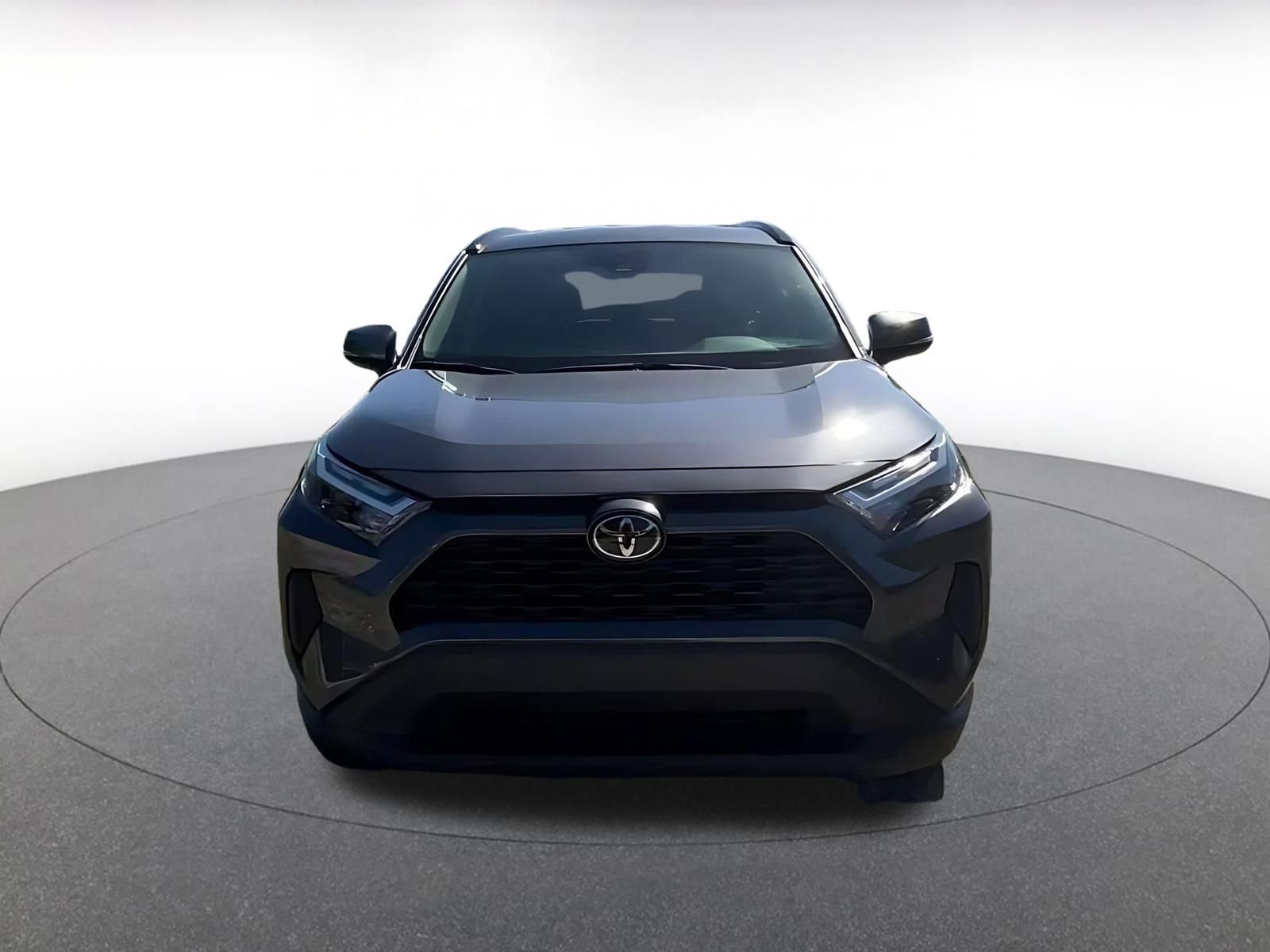 Used 2025 Toyota RAV4 XLE w/ Weather Package FWD image 4