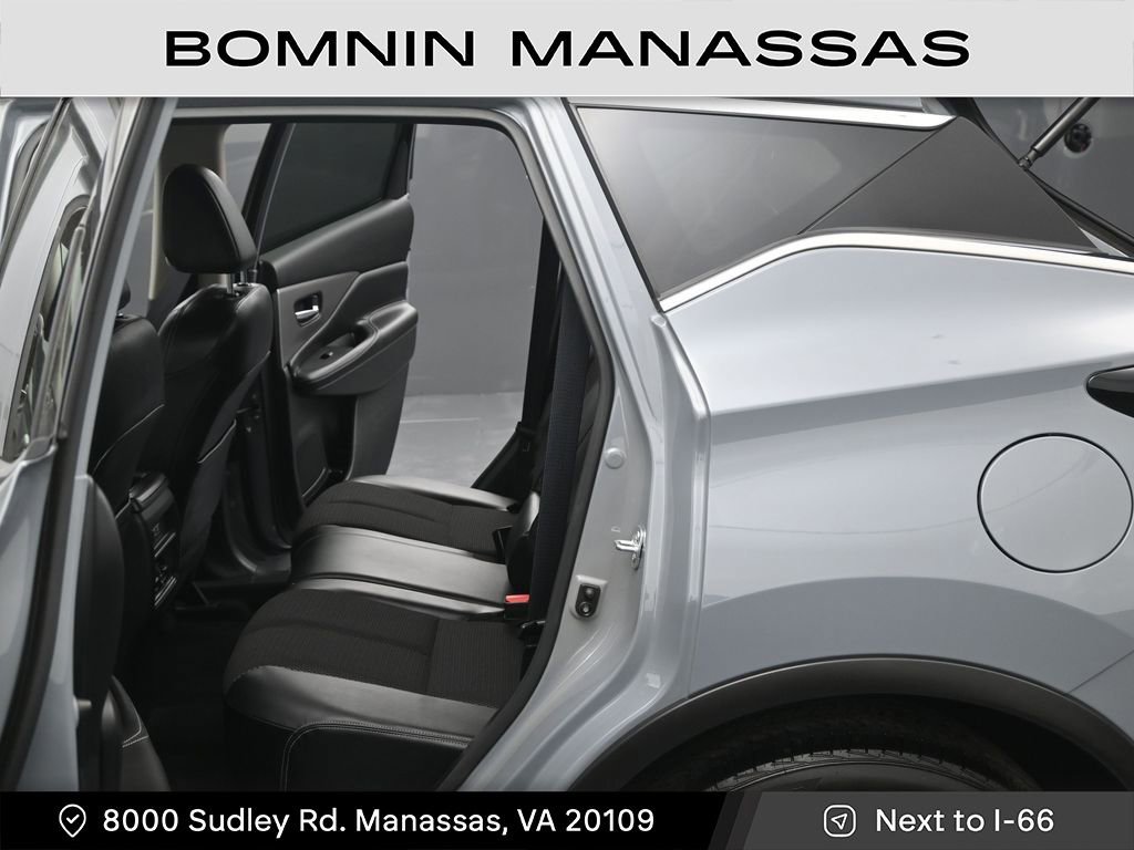 Used 2023 Nissan Murano SV w/ SV Midnight Edition Package FWD image 12
