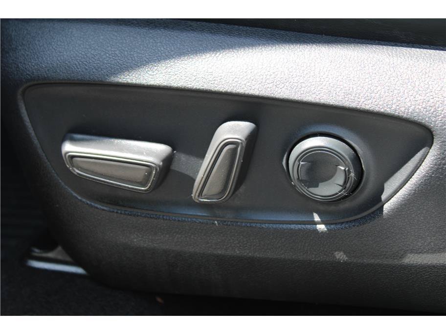 Used 2021 Toyota RAV4 XLE Premium AWD/4WD image 15