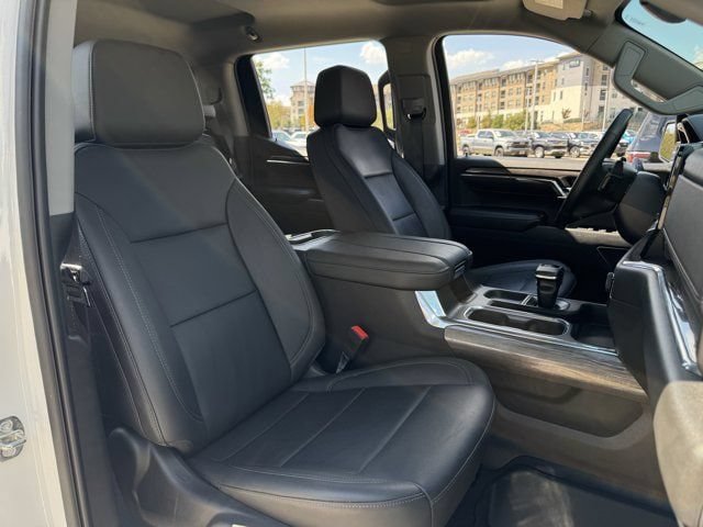 Used 2024 Chevrolet Silverado 1500 LTZ w/ LTZ Convenience Package II AWD/4WD image 31